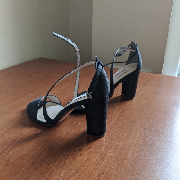 Black block heels - Picture 2 of 4